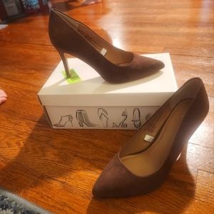 A New Day Brown Heels sz 6.5
